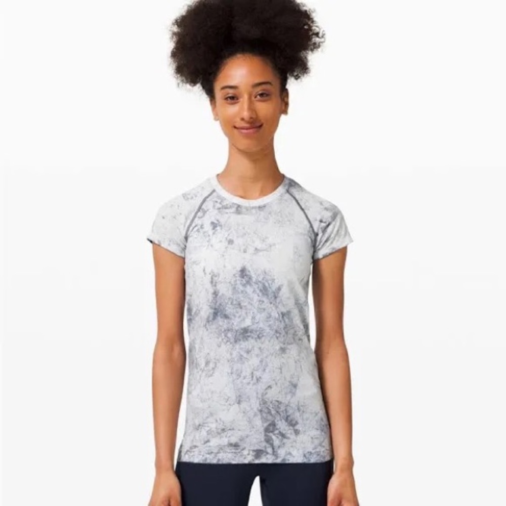 Lululemon Swiftly Tech Short Sleeve 2.0 Blueish gray tie-dye size 4